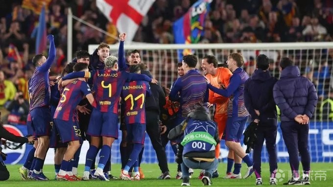 每体：对纽卡后弗里克召集球员围圈宣布放假，极大地提升士气