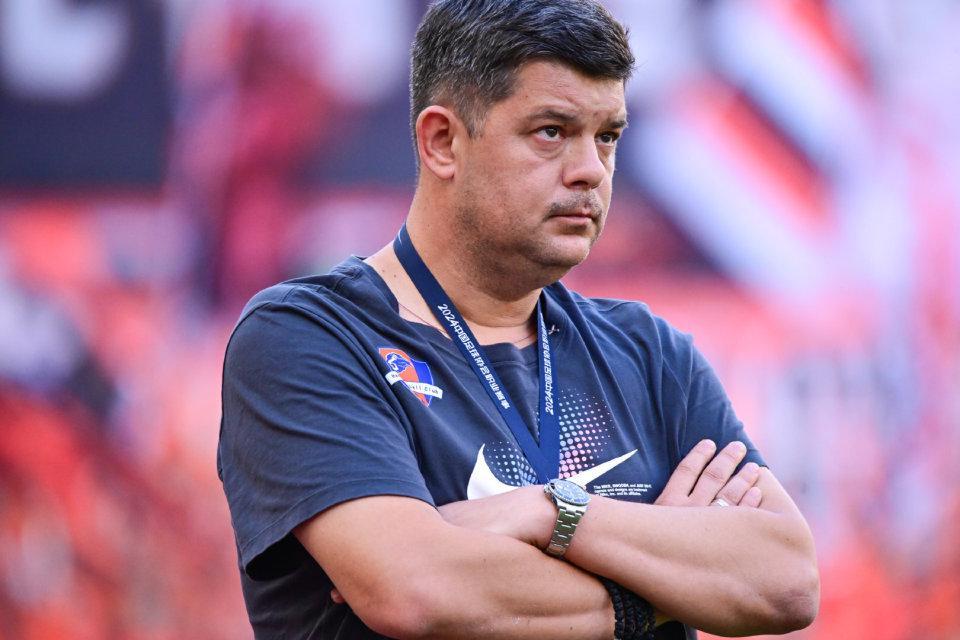 20秒两失良机！海牛浙江互捅，梅萨乌迪失空门，米兰遗憾跪地