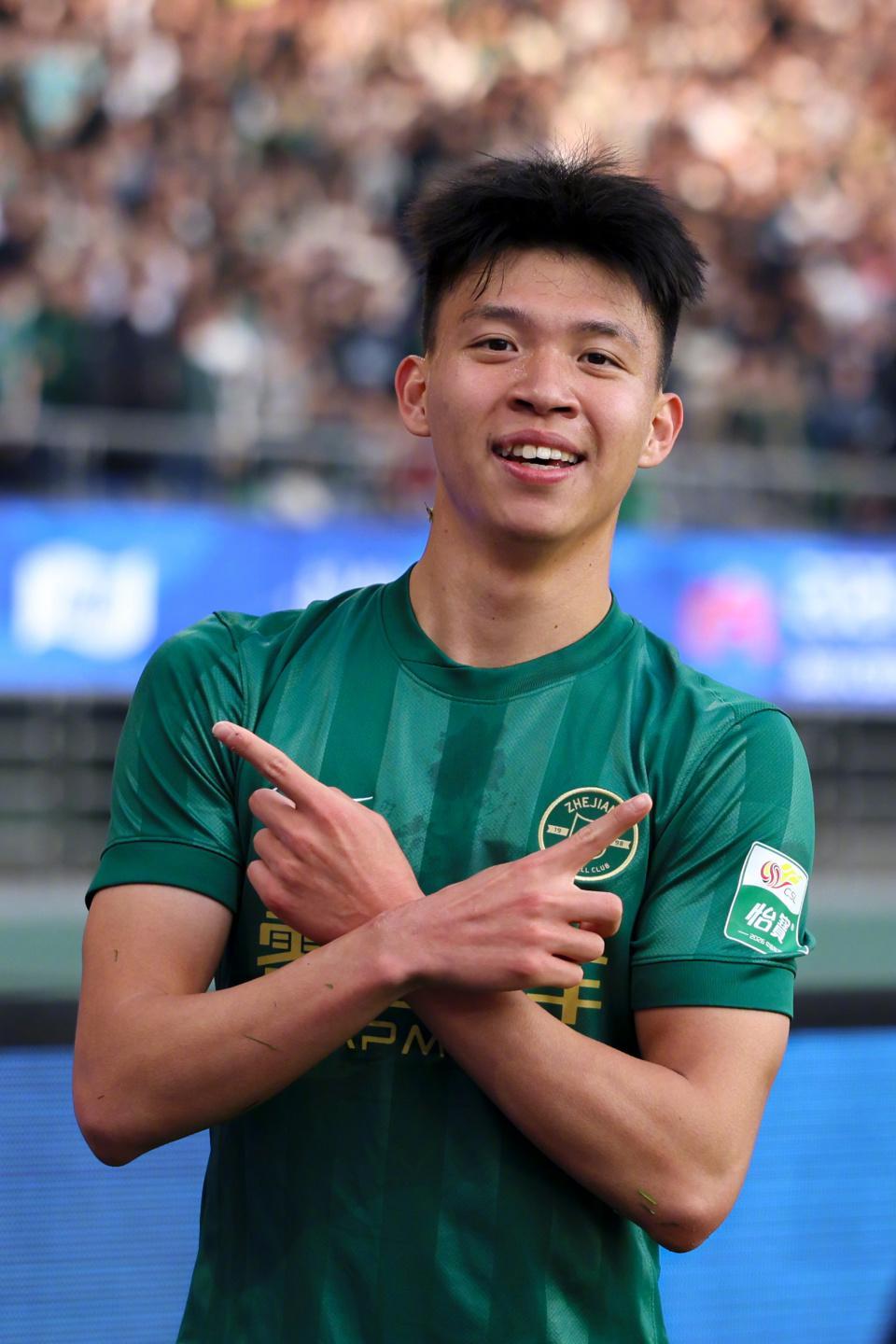 王钰栋连场破门！323天第一次，推射空门得手，米特里策妙传