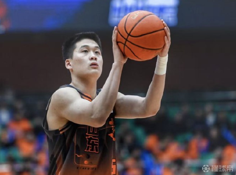 赛季新高17分，王证：感谢教练和队友给我机会，我会更加努力