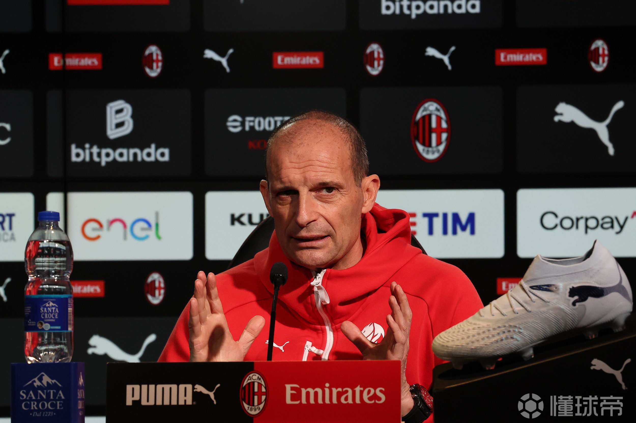 阿莱格里：莱奥拉边确实更自由，但无球时容易游离在比赛之外