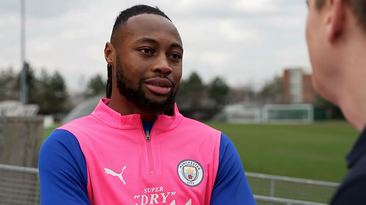 塞门约：我是混合型前锋；在曼城学到的东西比以前多得多