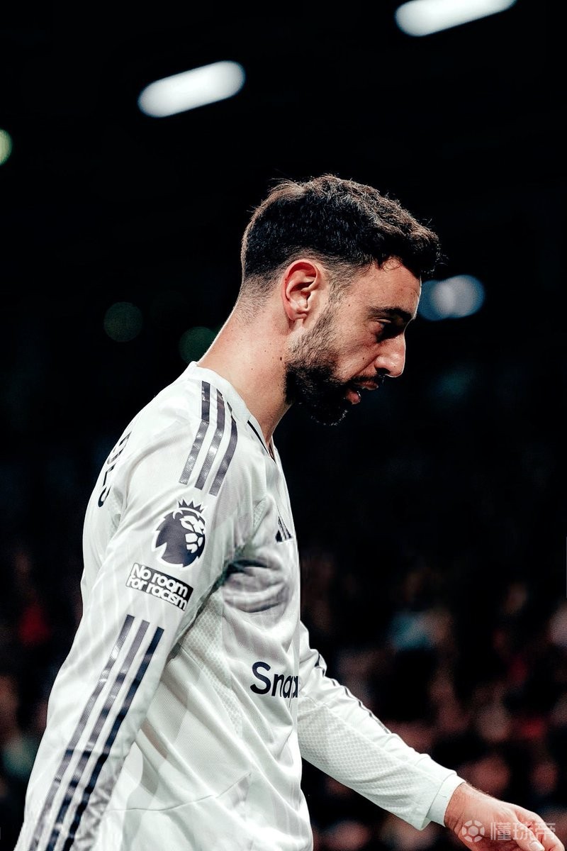 B费是本赛季英超首位创造100次机会的球员，比第二名多了41次