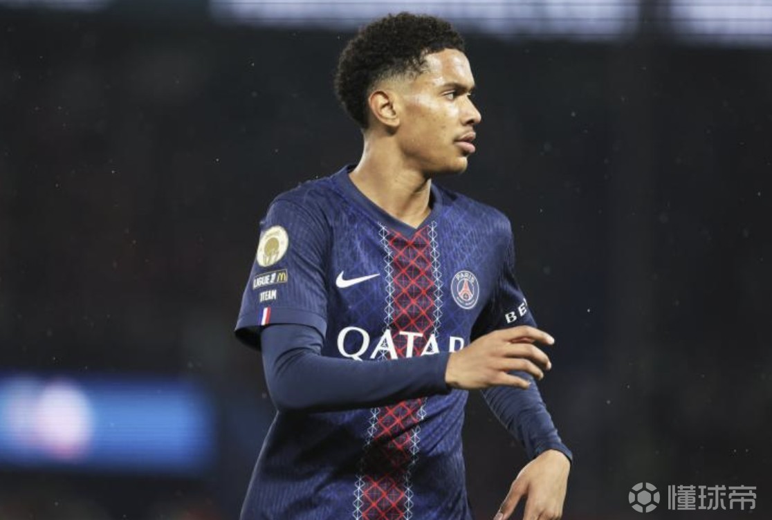 队报：马尤卢觉得自己被推出去挡枪；他认可恩里克并且想留队