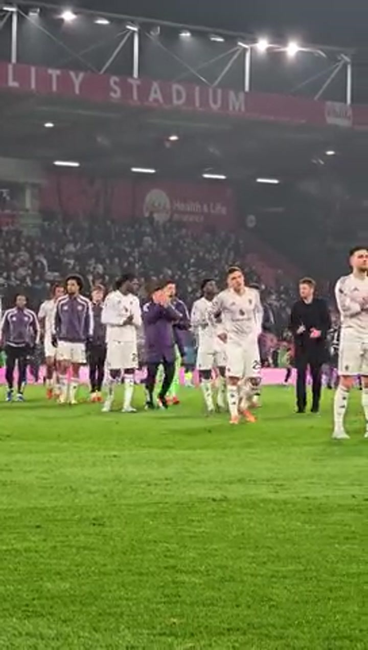 实拍红魔众将赛后谢场 4月比赛再见！