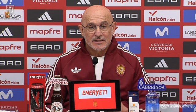 德拉富恩特谈带四名门将：规则是用来打破的，霍安很优秀