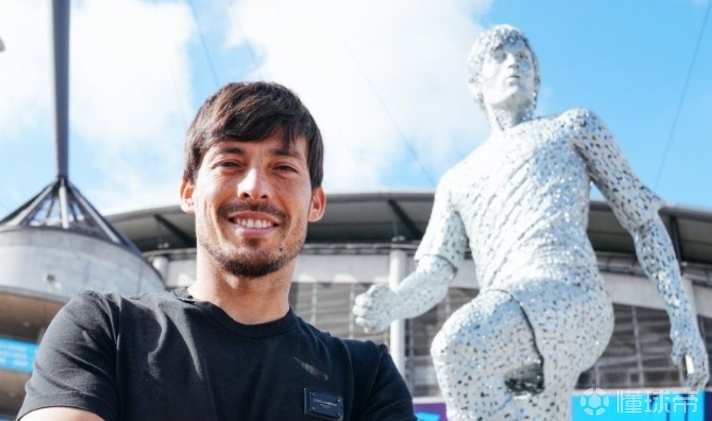 席尔瓦谈曼城10年：没能和球迷好好告别很难过，心里有一根刺