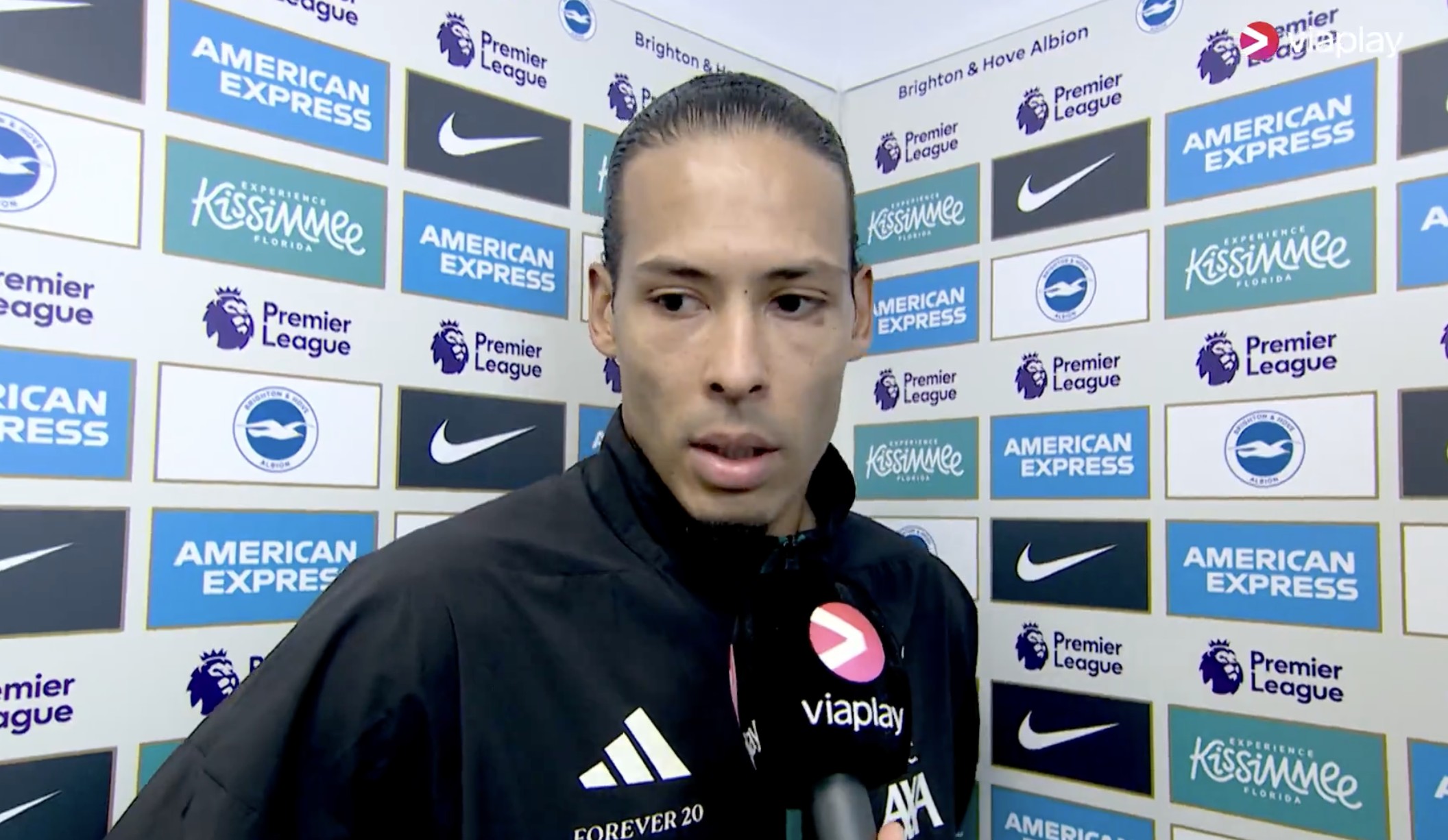 丢球前科纳特有被人推吗？范戴克：我不知道，我不会怪任何人