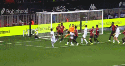 半场战报：巴黎1-0尼斯，门德斯点射，克瓦拉茨赫利亚屡造险