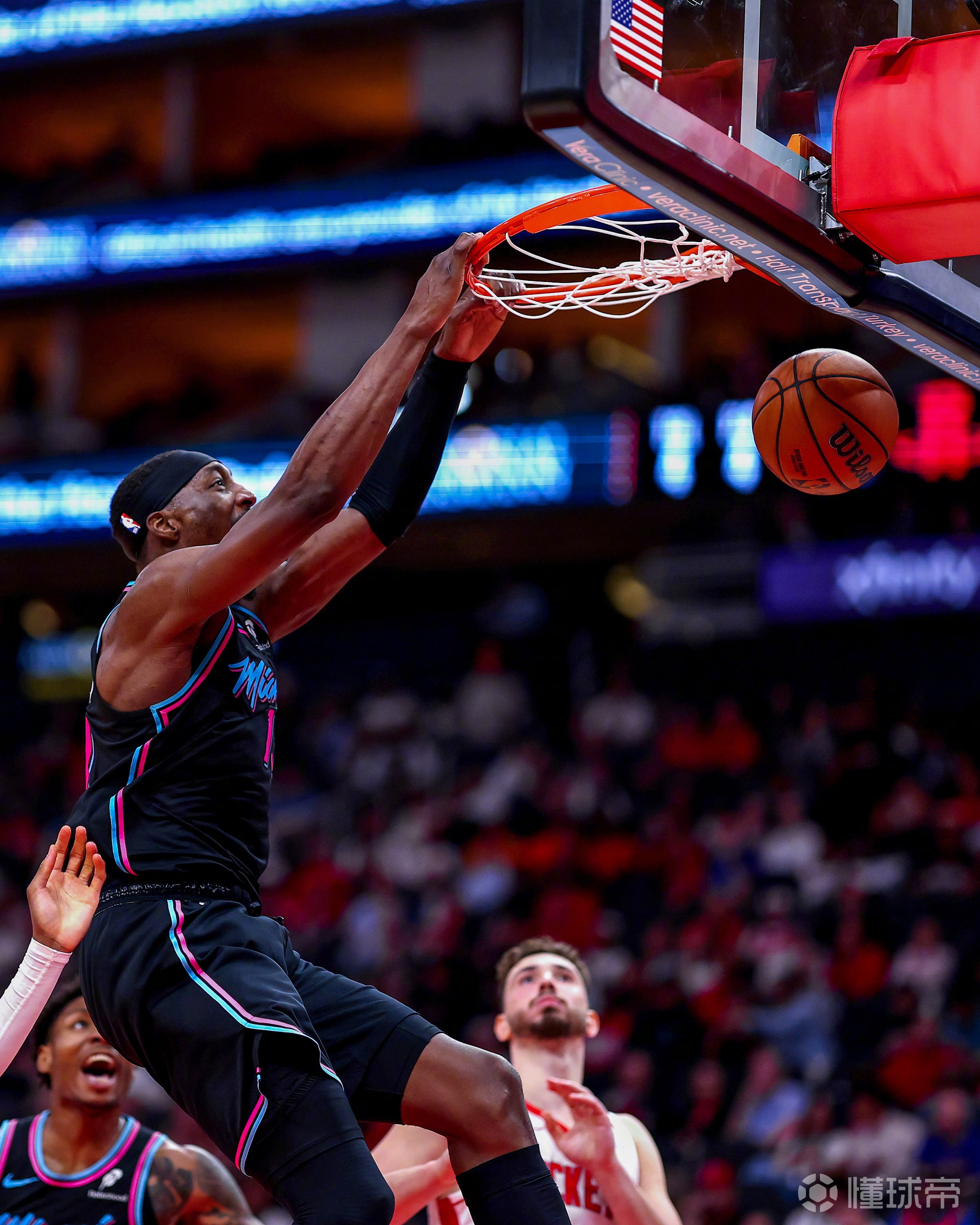 豪华双20沦为空砍，阿德巴约21中12贡献32分21板4助2断