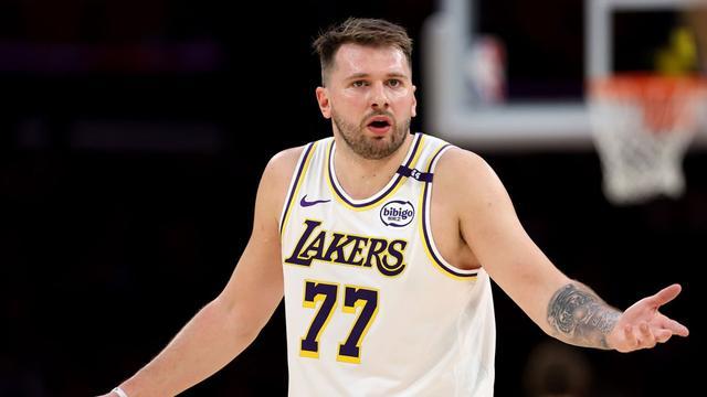 喜提第16T！东契奇对喷遭自动禁赛，湖人战活塞折损大将