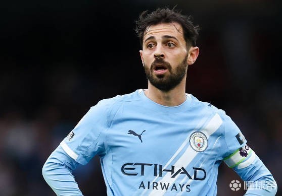 世体：B席想自由转会至巴萨，但巴萨中场位置不缺球员