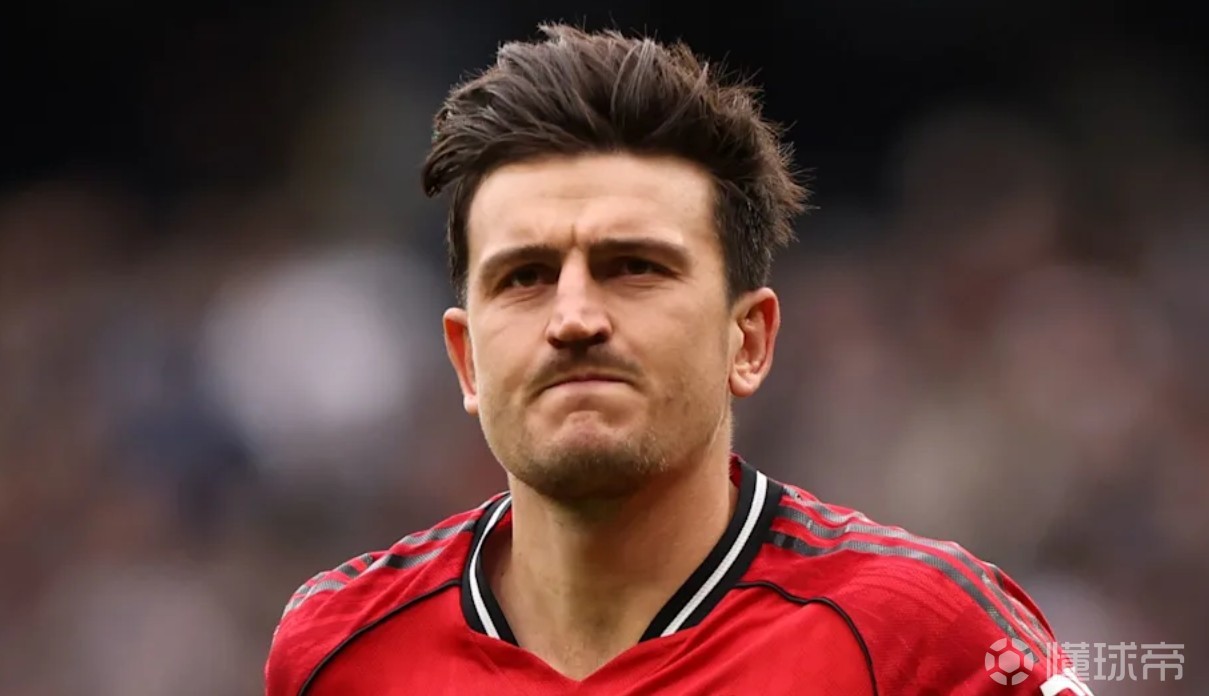 电讯报：马奎尔是终极团队球员，曼联更衣室迫切希望他续约