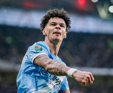 昨天刚21岁，奥赖利成为联赛杯决赛梅开二度第三年轻球员