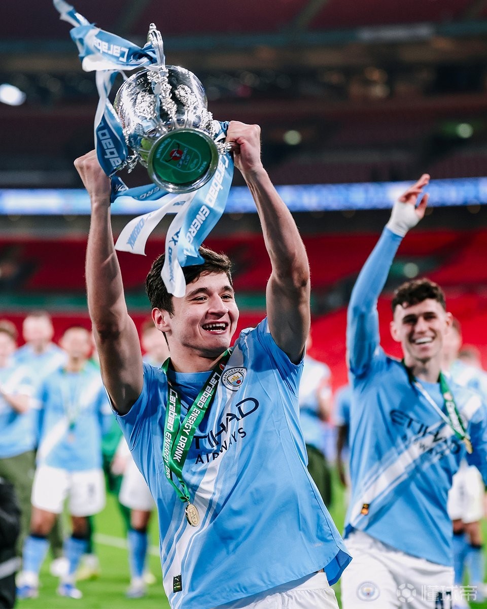 曼城生涯首冠，胡桑诺夫是首位夺得英联杯冠军的乌兹别克球员