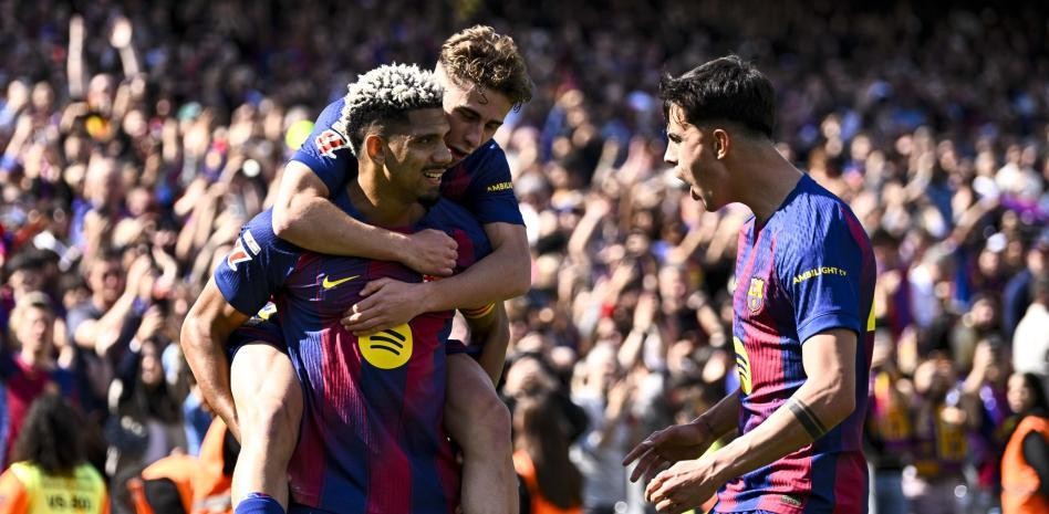 世体：阿劳霍和贝尔纳尔是巴萨得分利器，已各攻进3粒定位球