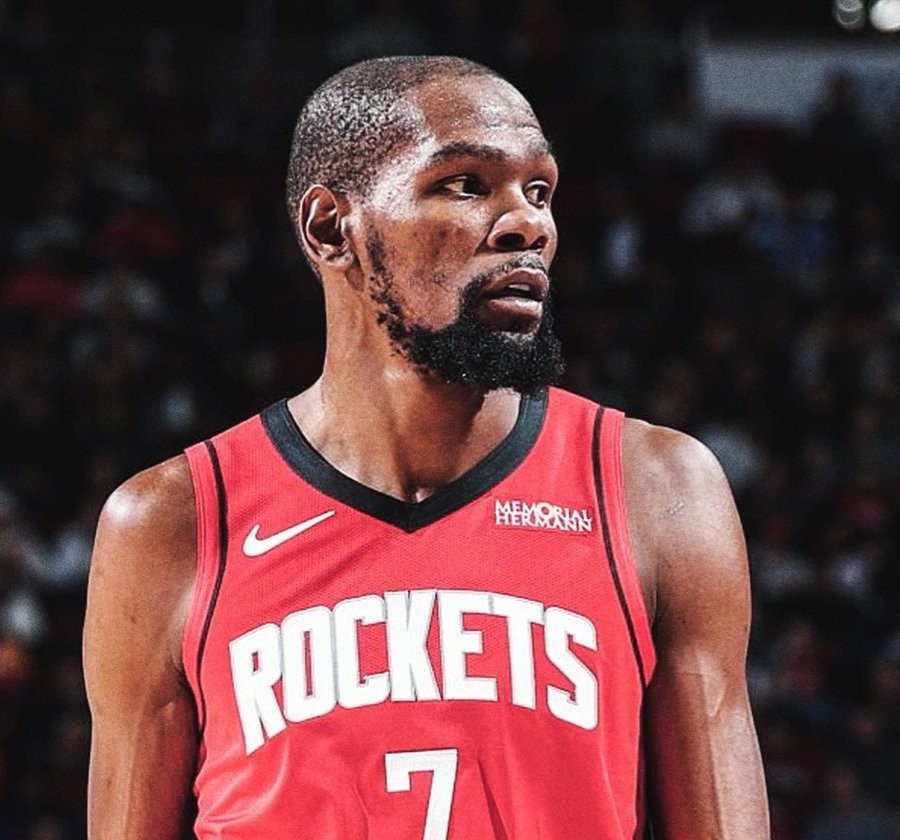 镰刀白挥了，杜兰特23中15砍40分7板5助，正负值-18全场最低