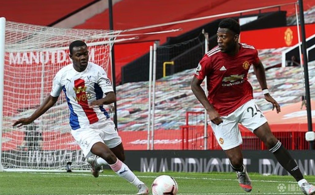 邮报：28岁前曼联后卫门萨跟随水晶宫梯队训练，寻找新的下家