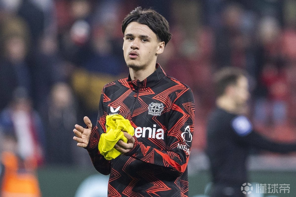 记者：那不勒斯和罗马关注阿拉伊贝戈维奇，但药厂将800万回购