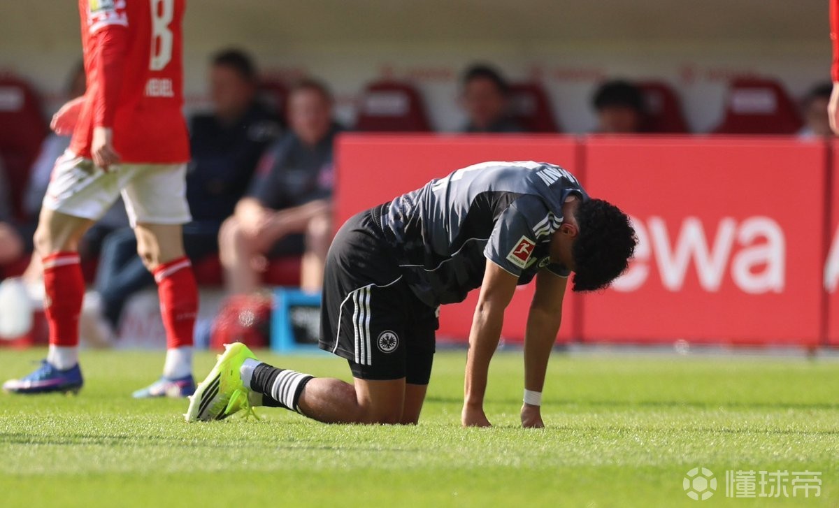 德天空：布朗已接受核磁共振检查，仍不确定能否去德国队报到