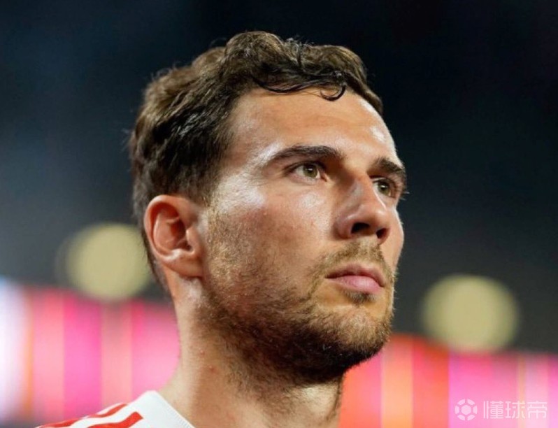 记者：米兰对格雷茨卡的兴趣十分认真，尤文在竞争中处于落后