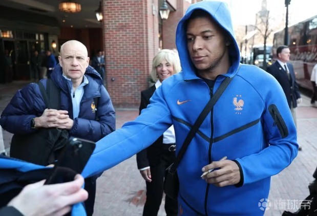 姆巴佩：无法想象没有内马尔的世界杯，但我也不能去反对安帅