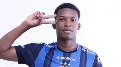 记者：纽卡正就引进16岁厄瓜多尔小将约翰-马丁内斯进行谈判