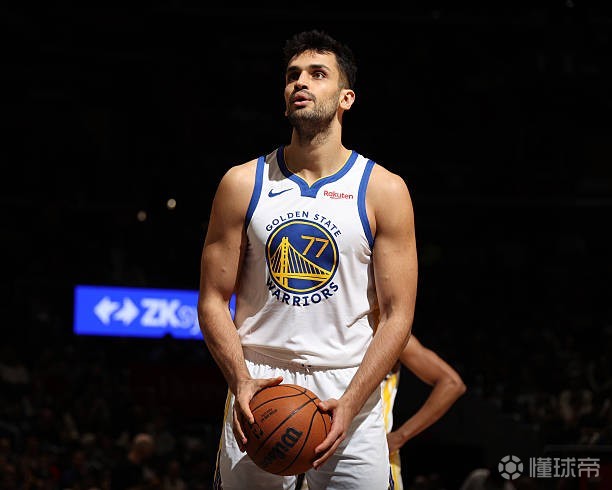 官方：勇士与土耳其中锋尤尔特塞文续签10天短合同