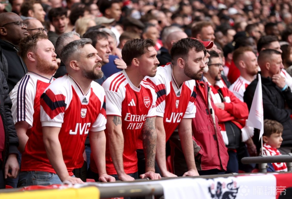 太阳报：大量枪迷想抢票见证夺冠，西汉姆联严查主队看台购票