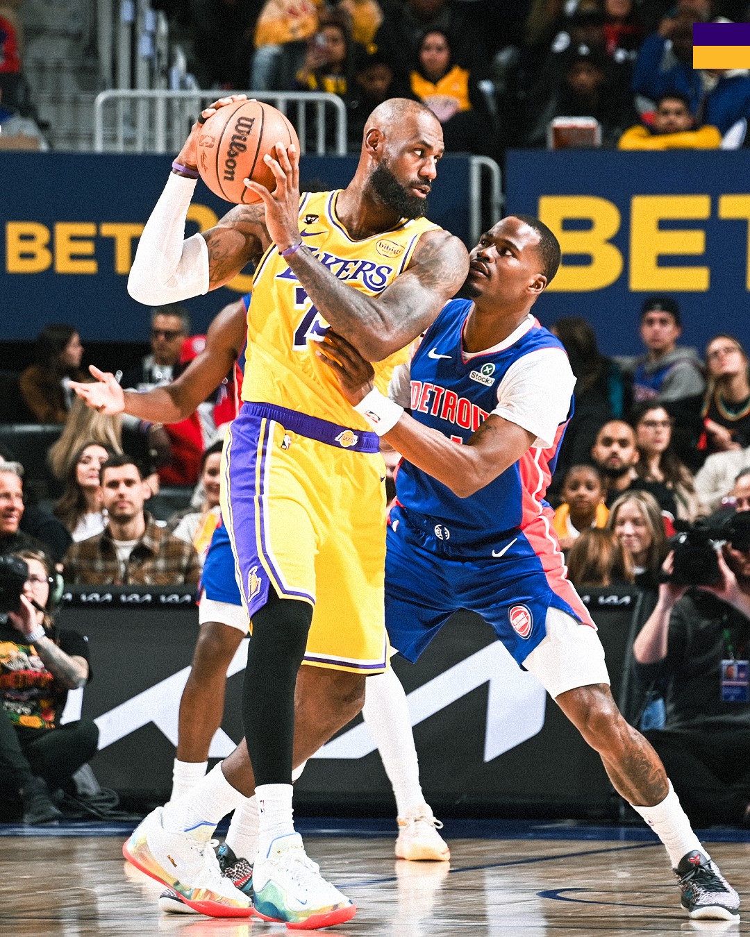 雷迪克谈詹姆斯上半场0分：他打得很无私，不只是尝试得分