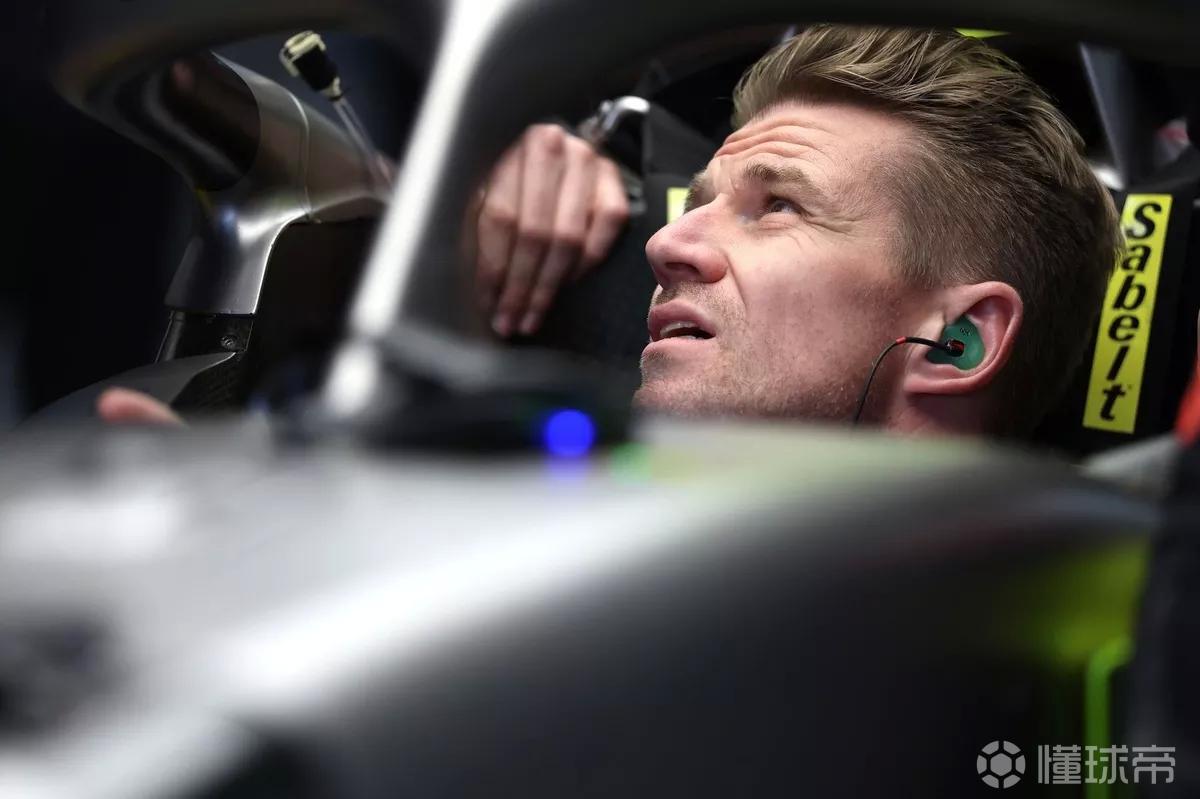 霍肯伯格：我妈让我看新闻才知道领队离队，第一反应是“我*”