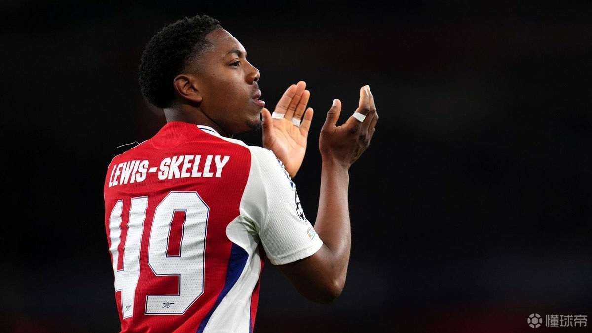 记者：曼联已经和斯凯利展开了谈判，完全是由球员一方推动的