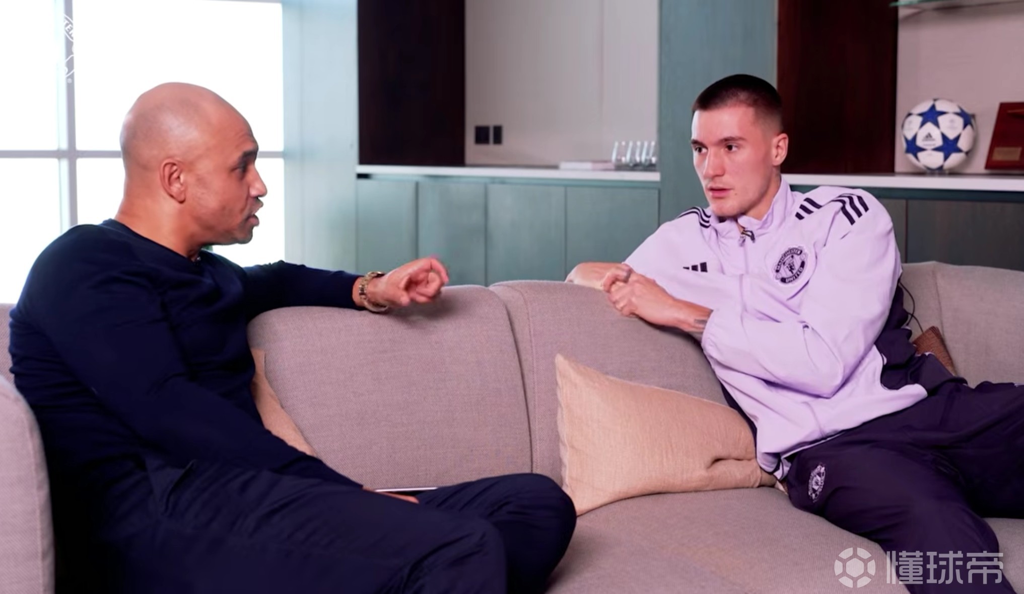 谢什科：B费在曼联很多事情上都帮了我很多，也给了我很多指导