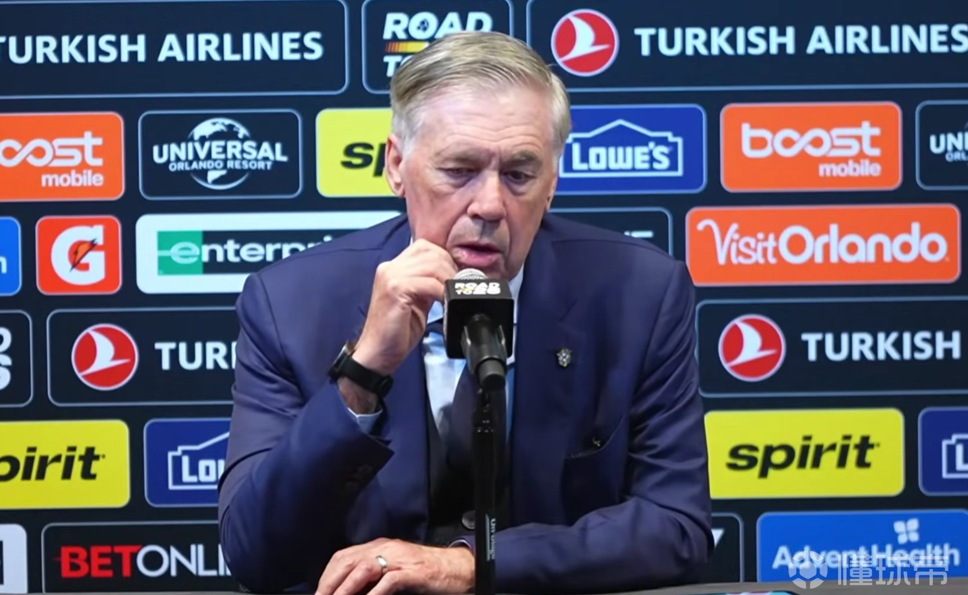 记者提问内马尔遭安切洛蒂打断：我们得谈谈现在在这里的人