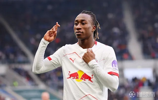 记者：利物浦今夏可能签下两名边锋，左右两边同时补强