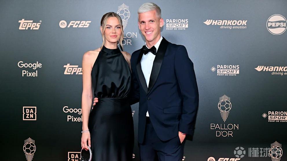 奥尔莫女友回应与男模拍广告：很刺激，但这只是一份工作