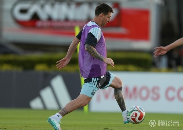 阿根廷跟队记者：梅西将参加接下来两场比赛，明天会替补出战