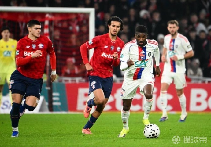 队报：里尔三名小将总计估值超1.4亿欧，今夏或被迫出售其一