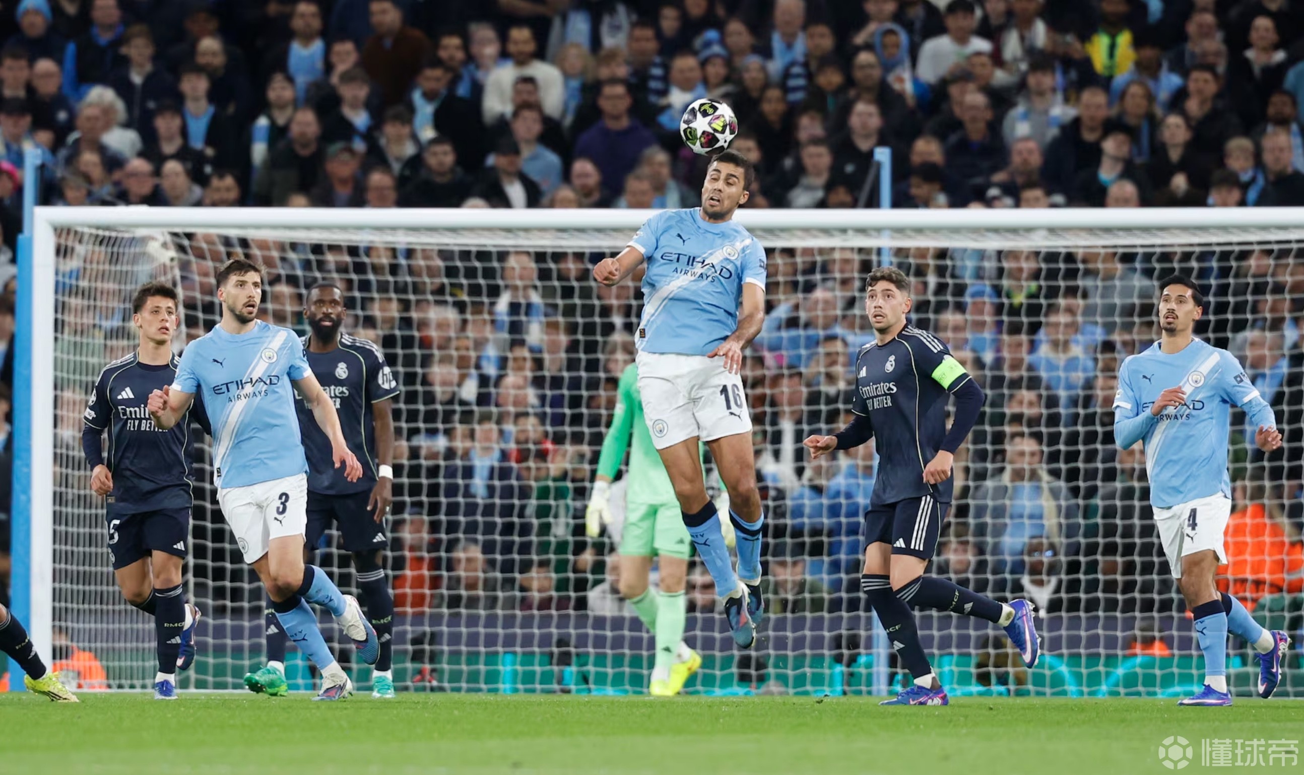 跟队：皇马无意引进罗德里，中场引援另有人选