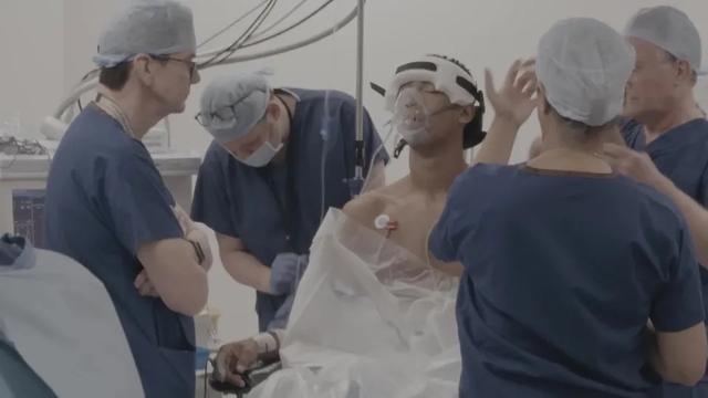 贝林厄姆公开硬核肩部手术视频！带伤硬扛三年终迎满血复活