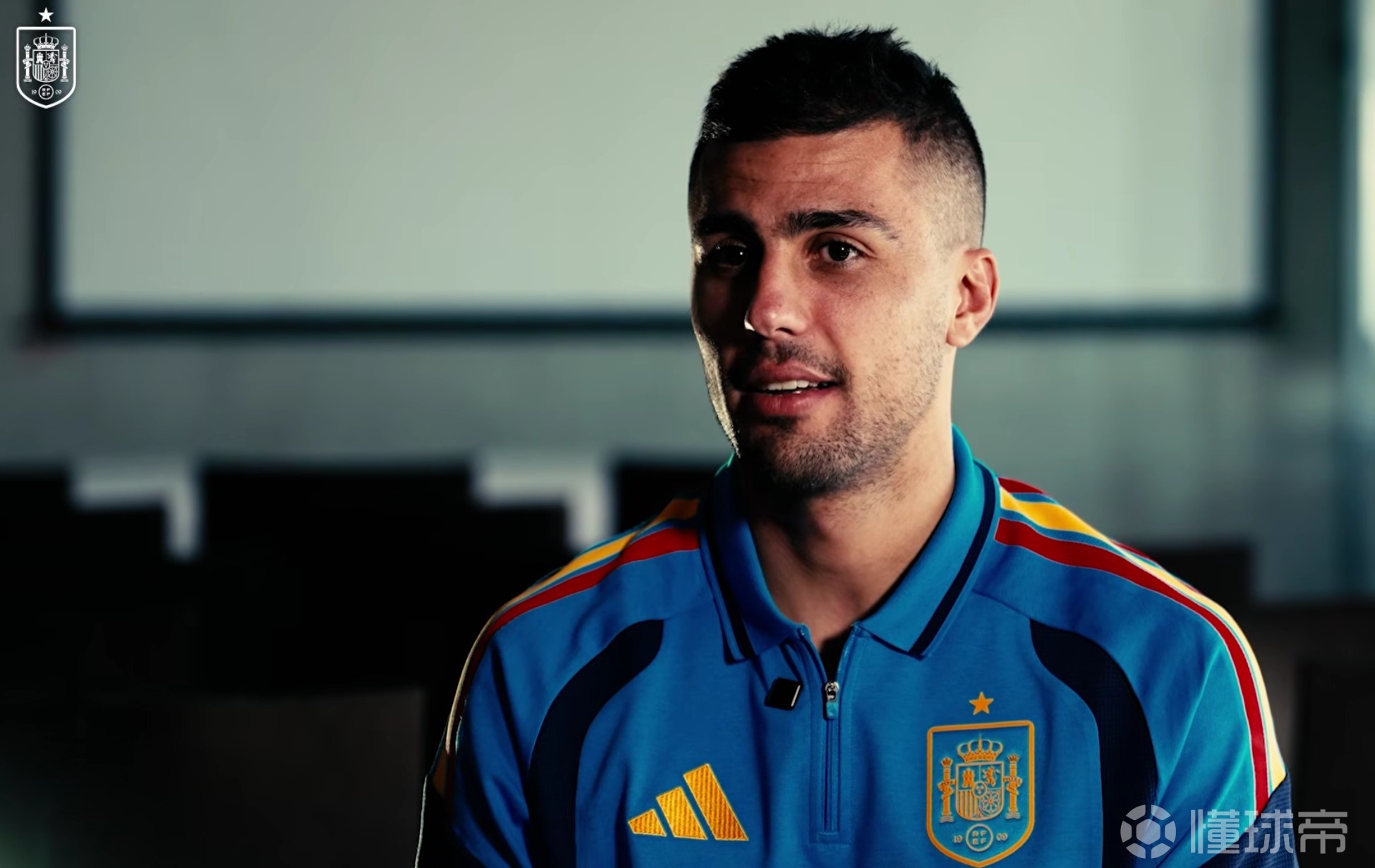 罗德里：重回国家队真的很开心；要成为队内新一代球员的榜样