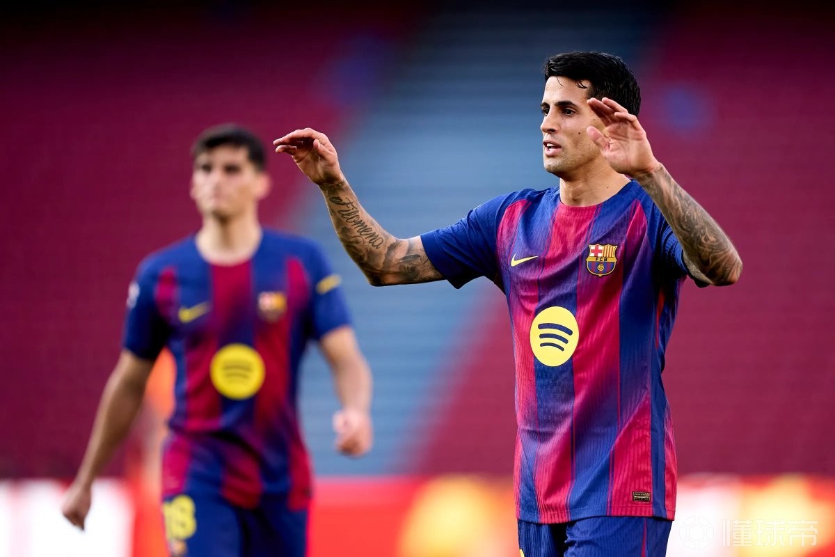 罗马诺：巴萨已与门德斯谈留下坎塞洛，球员不想再为新月效力