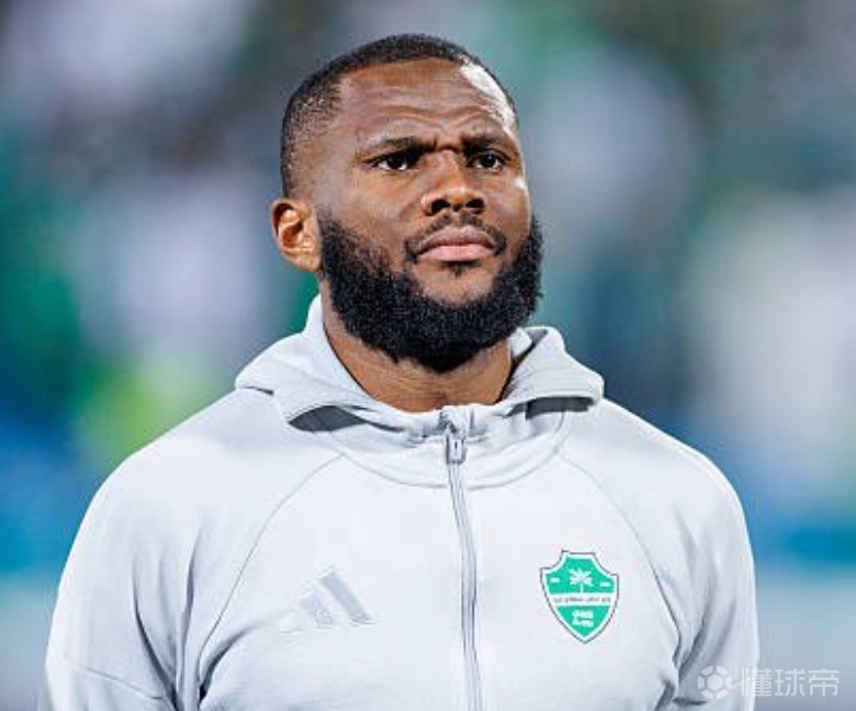 都体：尤文正在考虑向凯西提供两年合同，年薪500万欧+奖金