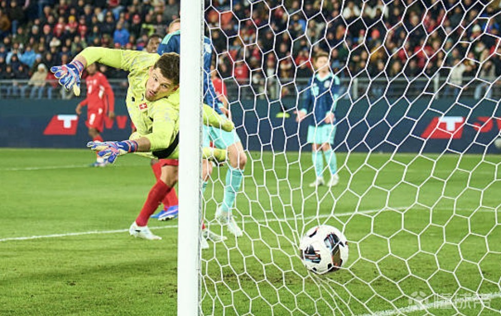 科贝尔：维尔茨的第一个进球实在是世界级；丢四个球太多了