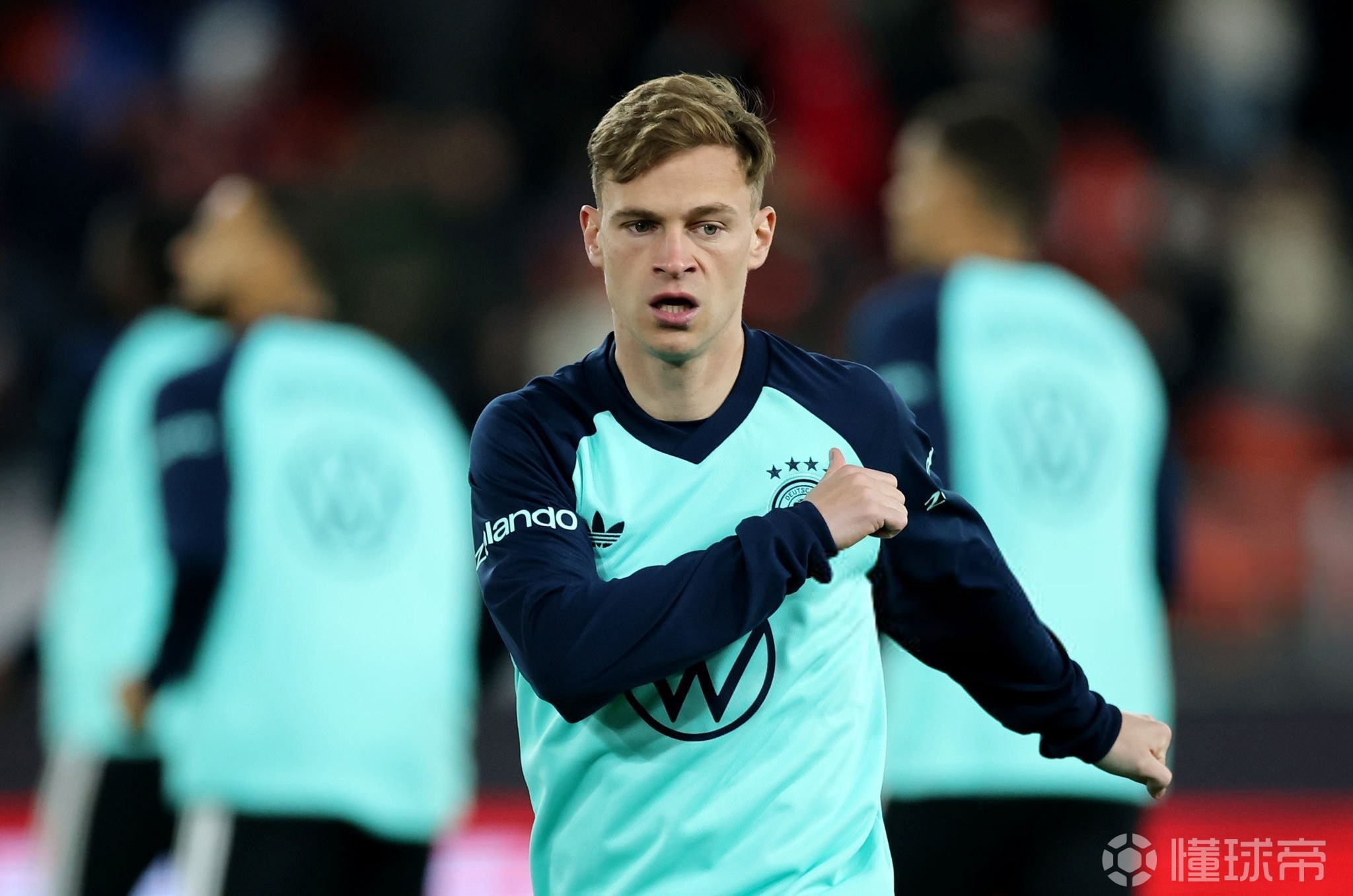 基米希第107次为德国队出场位列队史第10，与克林斯曼仅差1场