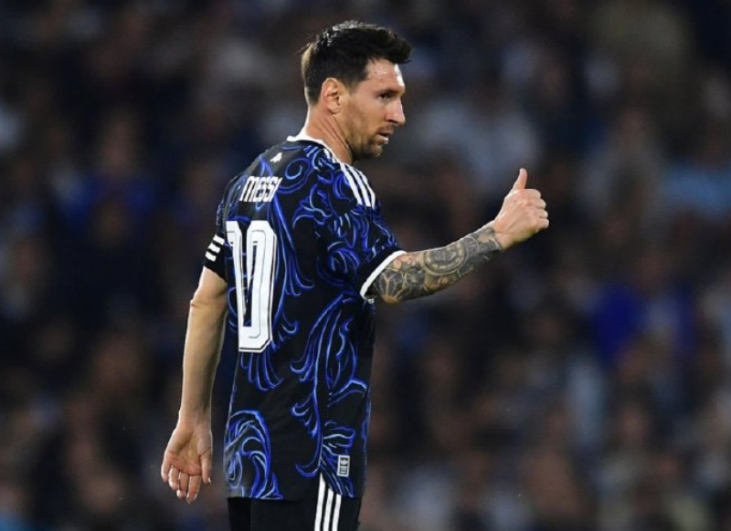 梅西本场数据：1射0正2次过人全部成功 4次丢失球权