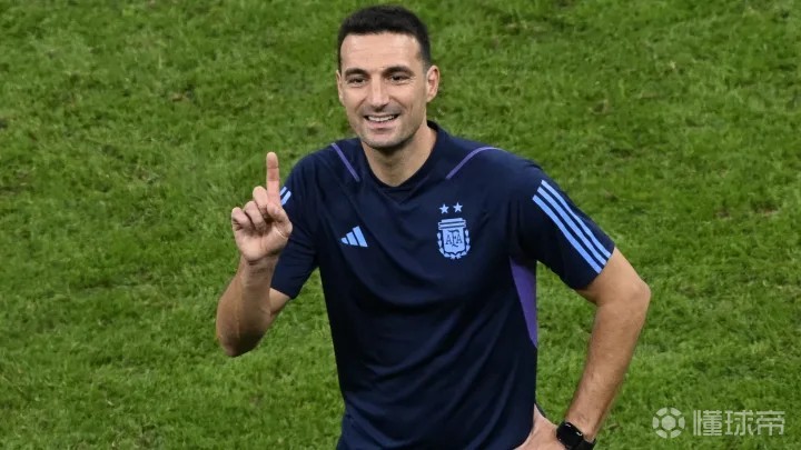 搞科研？友谊赛斯卡洛尼让梅西联手恩佐、阿尔马达组成双前锋