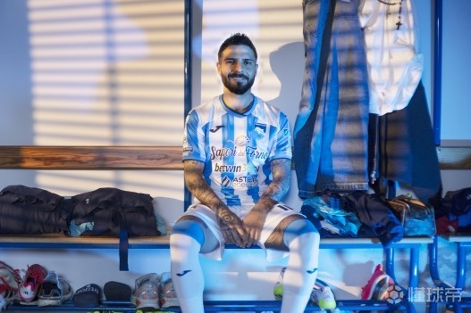 因西涅：伊瓜因是披着中锋外衣的前腰；那不勒斯对我而言是爱