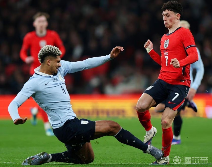 英国方面不满阿劳霍：他的犯规非常恶劣，差点踢断福登的腿