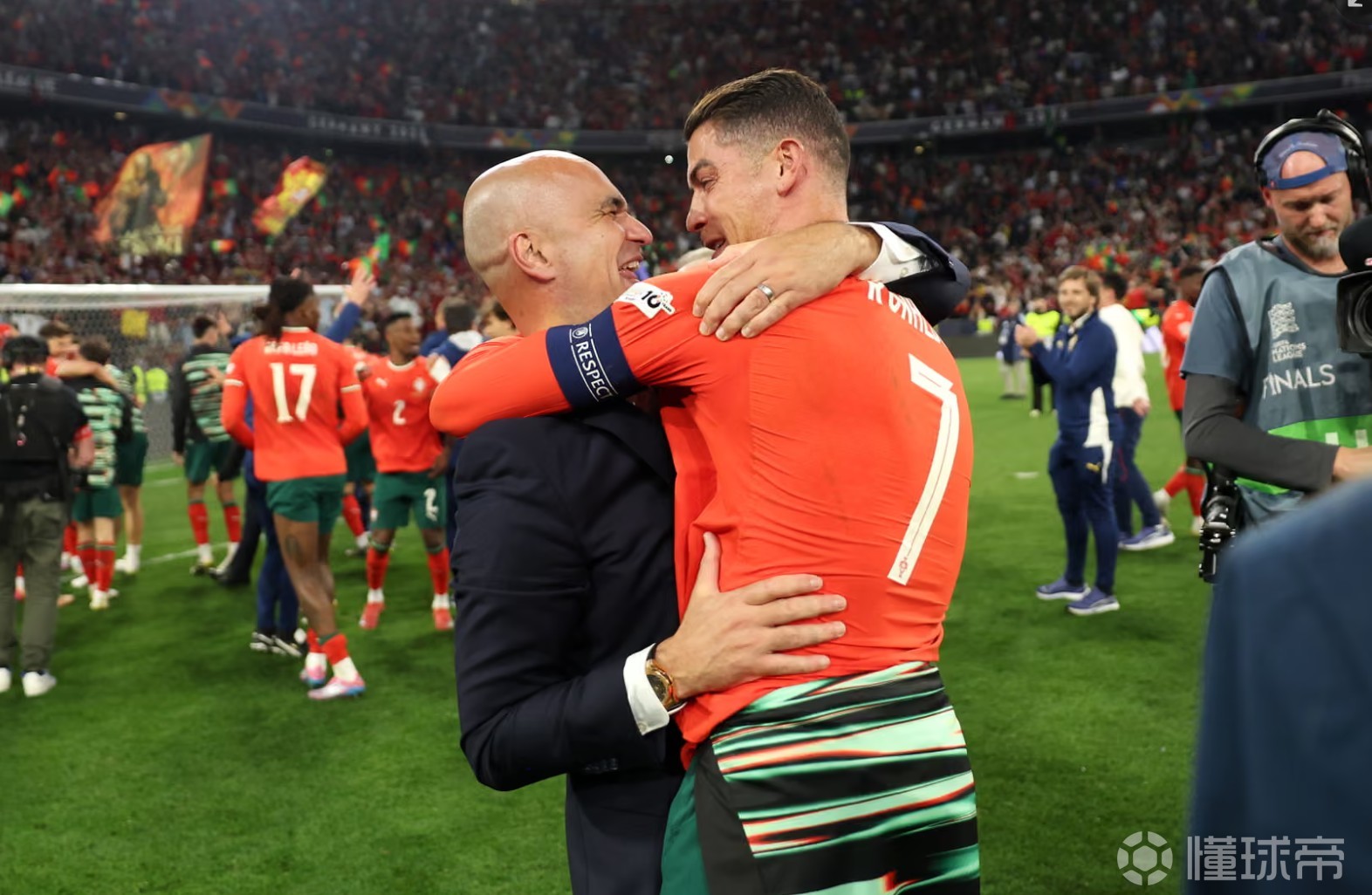 马丁内斯：C罗现在是禁区内的9号，我们依靠他创造空间&进球